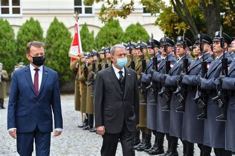  Przemiana Zmysłów: Wizyta Priyanka Chopra w Warszawie!